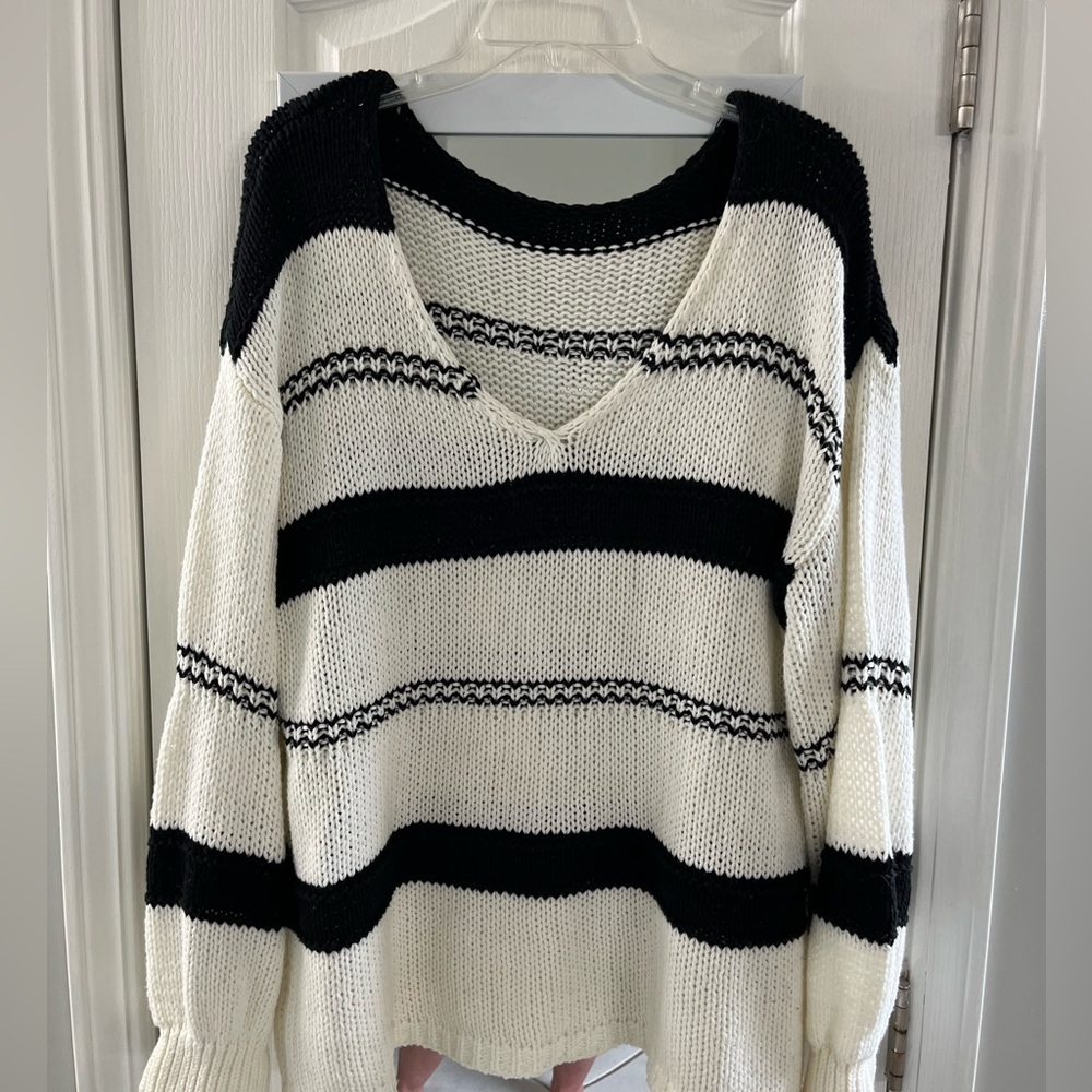 Ecrocoo Womens V Neck Striped Knitted sweater
